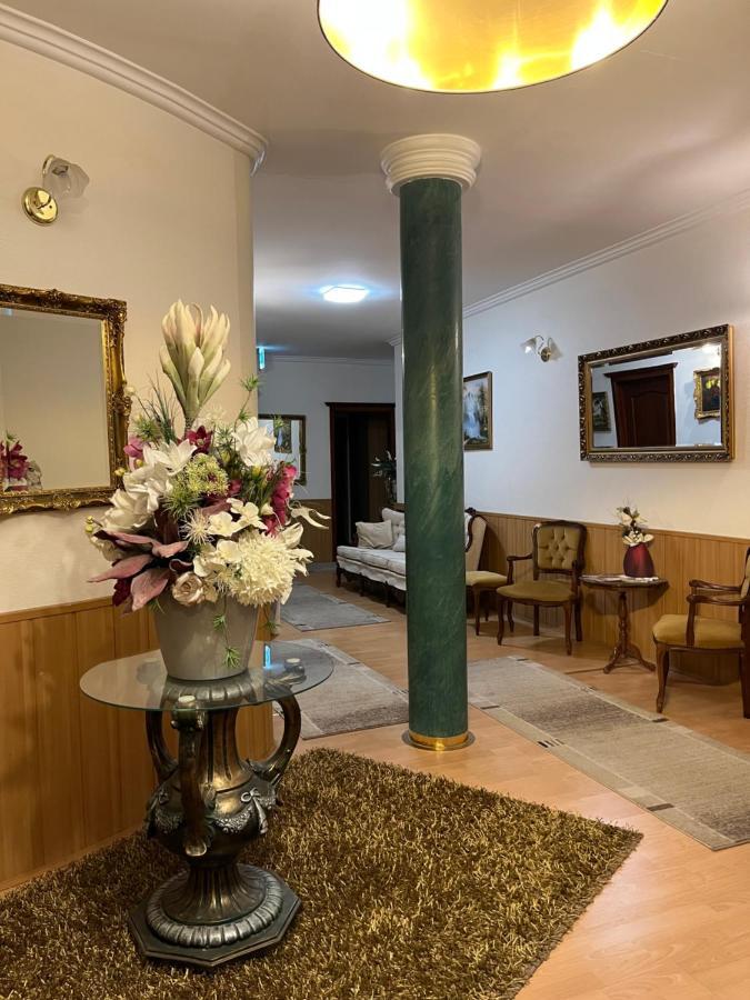 Hotel Bolero Gyor Luaran gambar