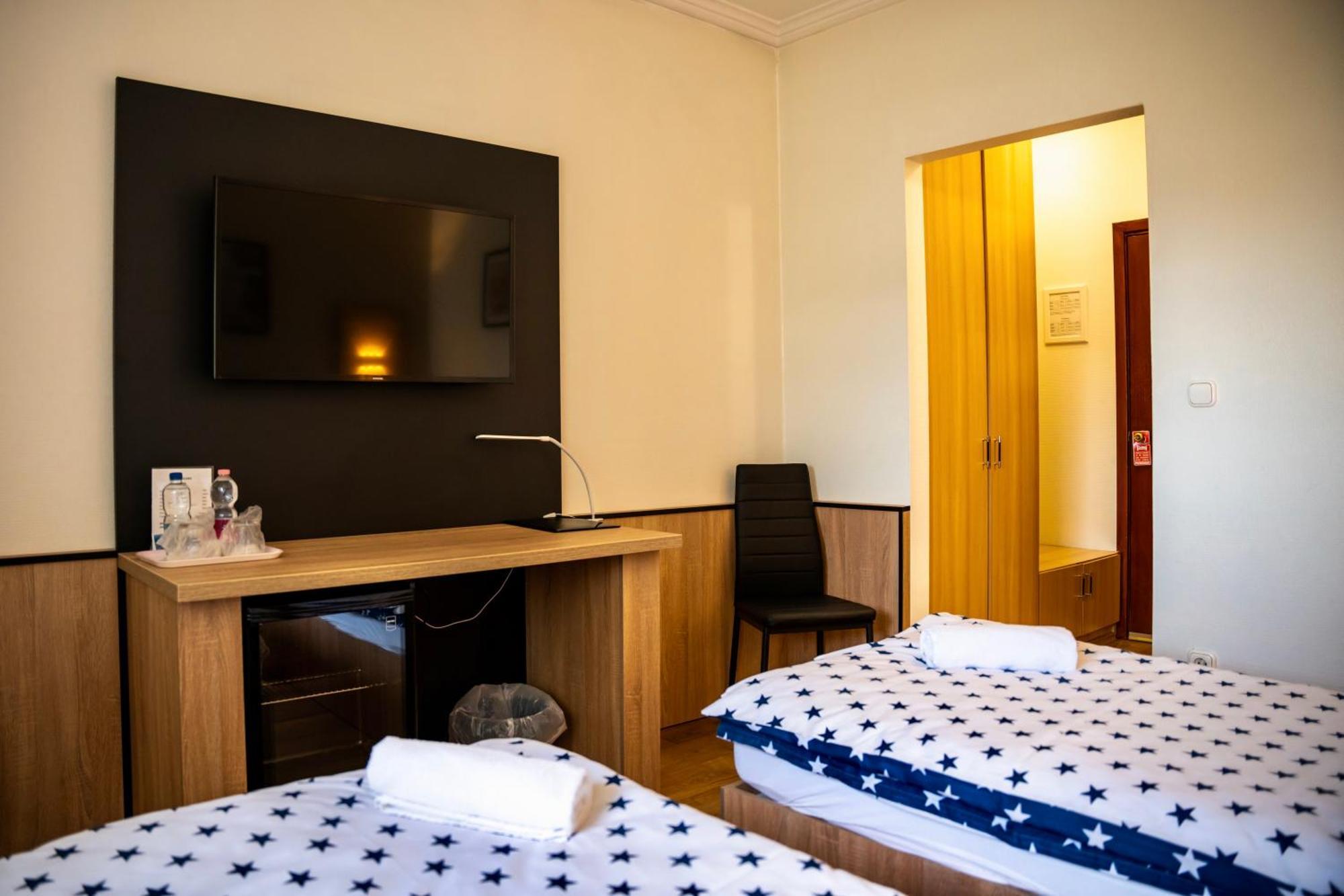 Hotel Bolero Gyor Luaran gambar